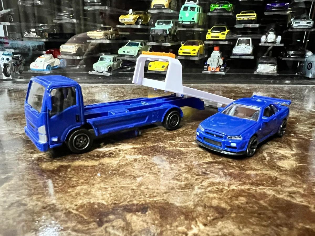 2026 Isuzu NPR & Nissan Skyline GT-R (R34) Blue: No Package: Image 4