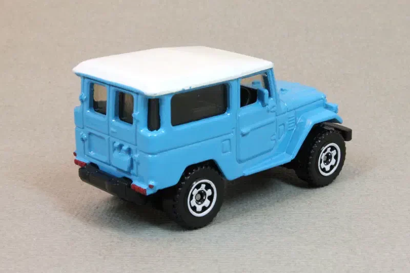 2009 68 Toyota Land Cruiser Blue: No Package: Image 5