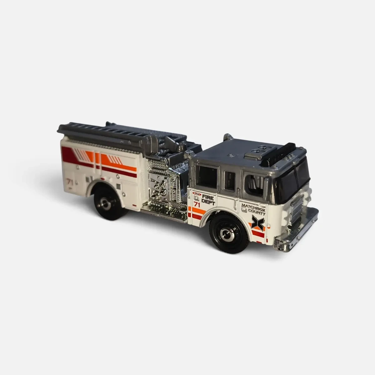2025 Pierce Arrow XT Fire Engine Grey: No Package: Image 3