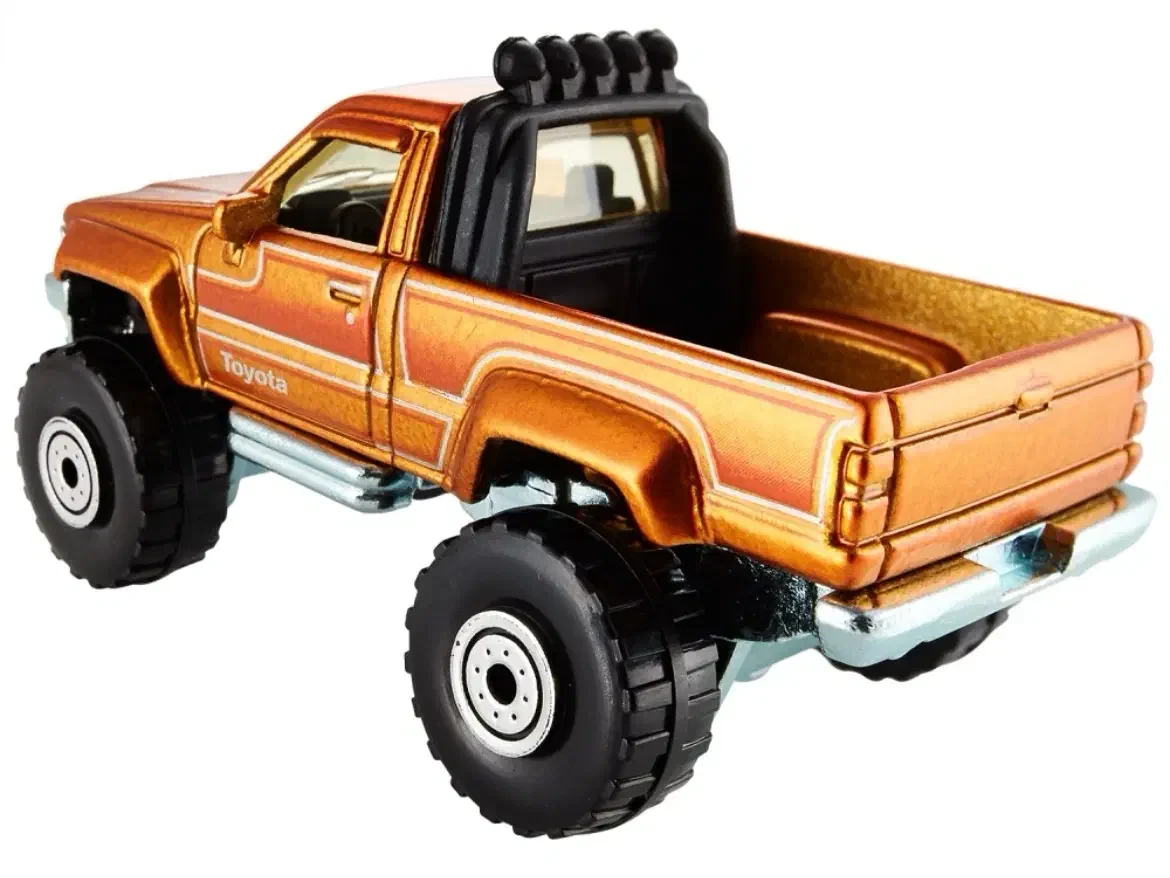 2014 1987 Toyota Pickup Orange: No Package: Image 5