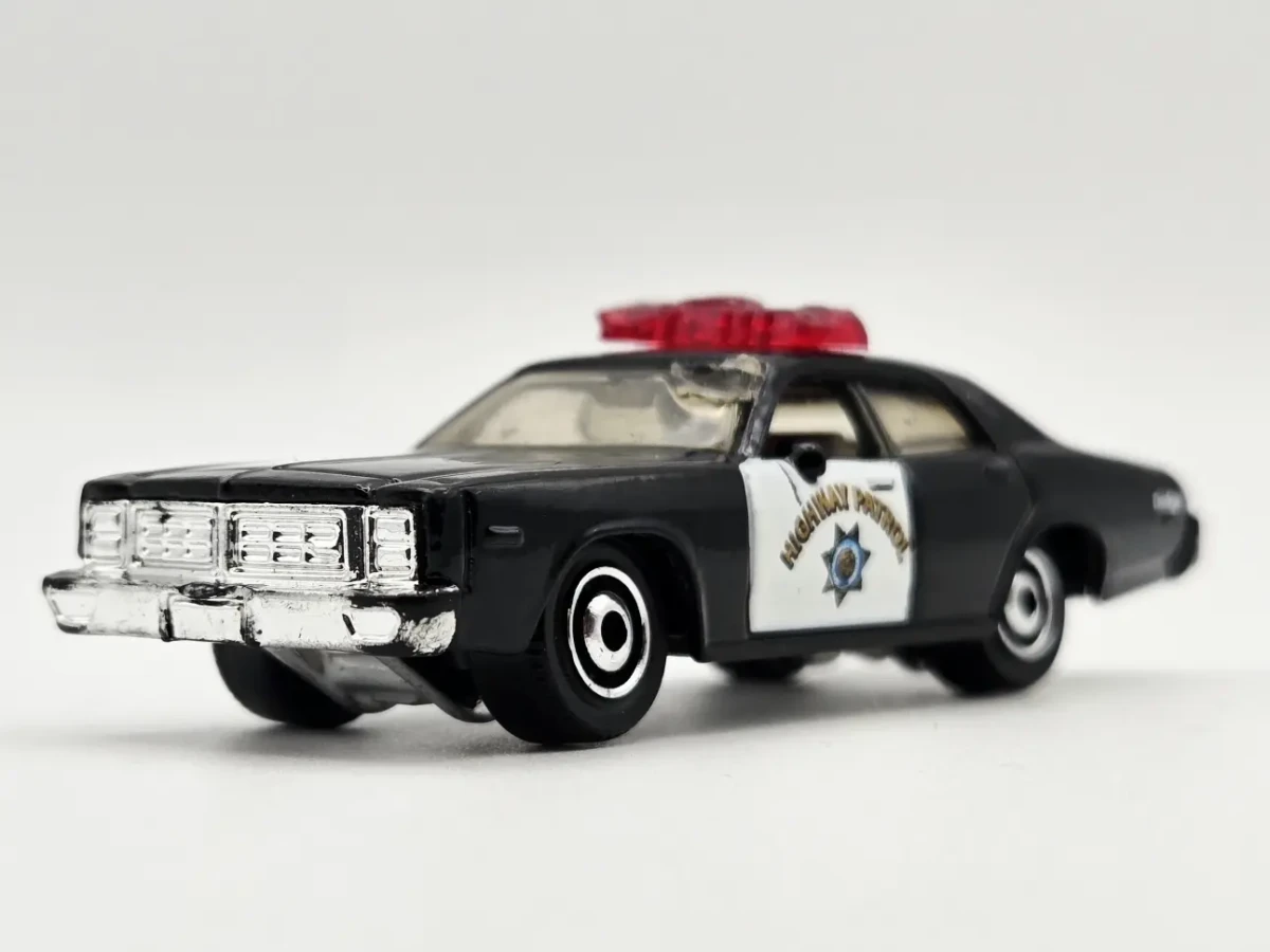 2011 78 Dodge Monaco Police Black: No Package: Image 2