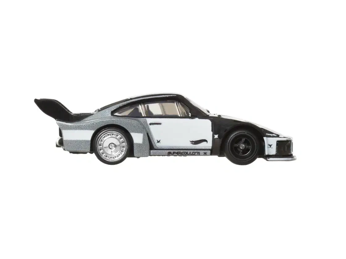 2025 Porsche 935 White: No Package: Image 4