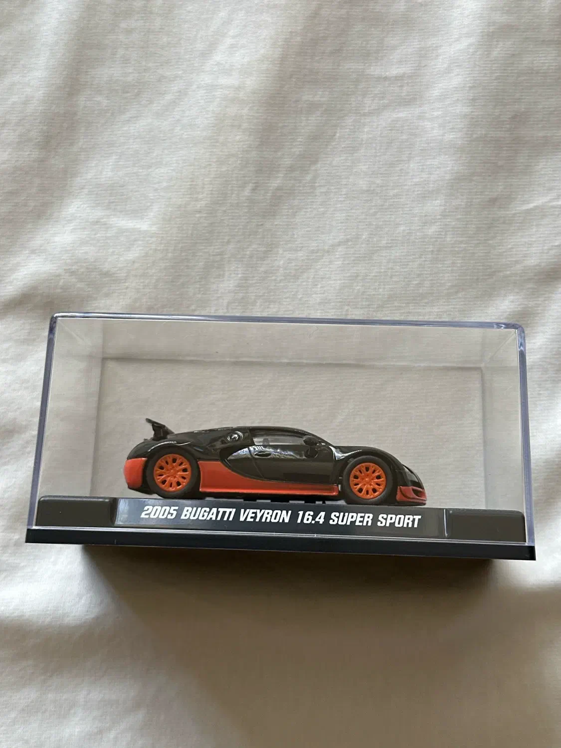 2025 2005 Bugatti Veyron 16.4 Super Sport Black: No Package: Image 2