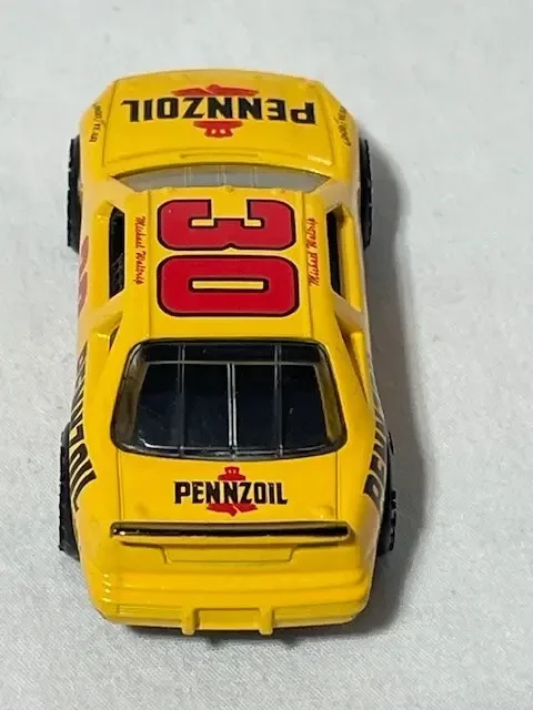 1997 Pontiac Grand Prix Yellow: No Package: Image 2