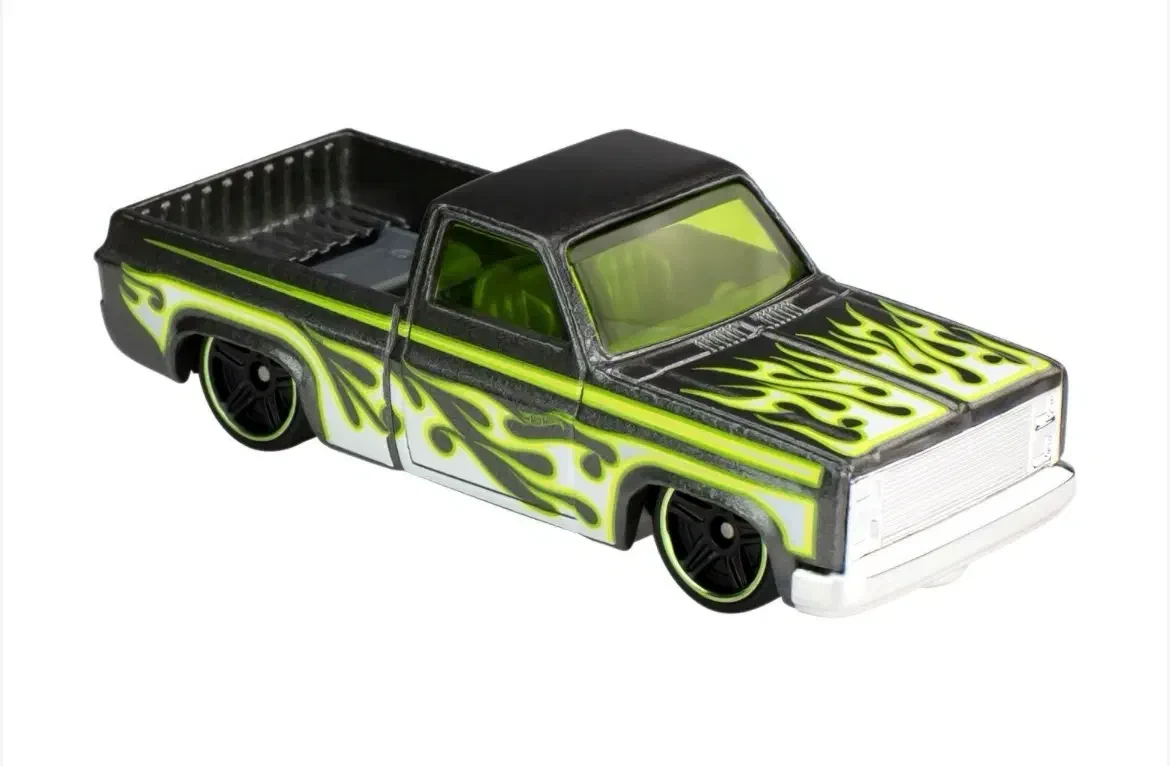 2024 83 Chevy Silverado Green: No Package: Image 3