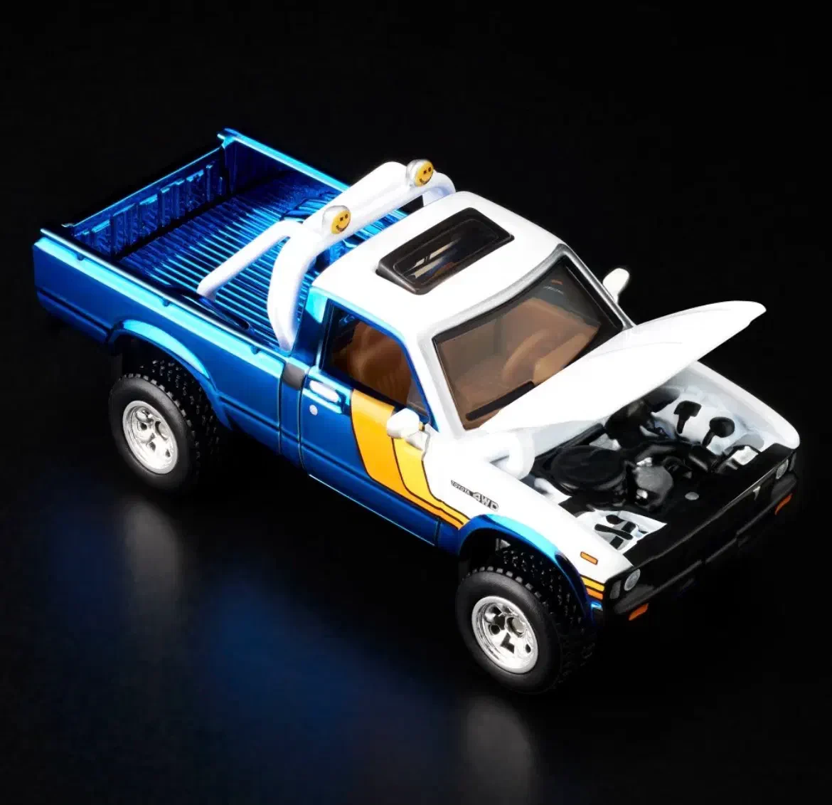 2025 81 Toyota SR5 4WD Blue: No Package: Image 6