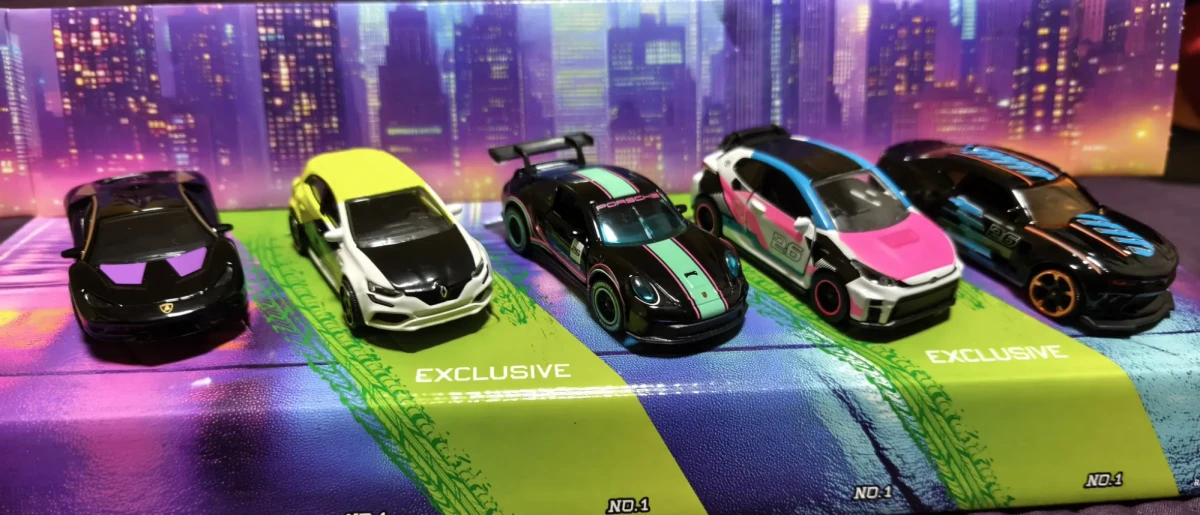 2026 Neon Racers White: Box: Image 7