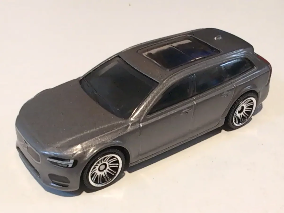 2026 Volvo V90 T6 R-Design Grey: No Package: Image 3