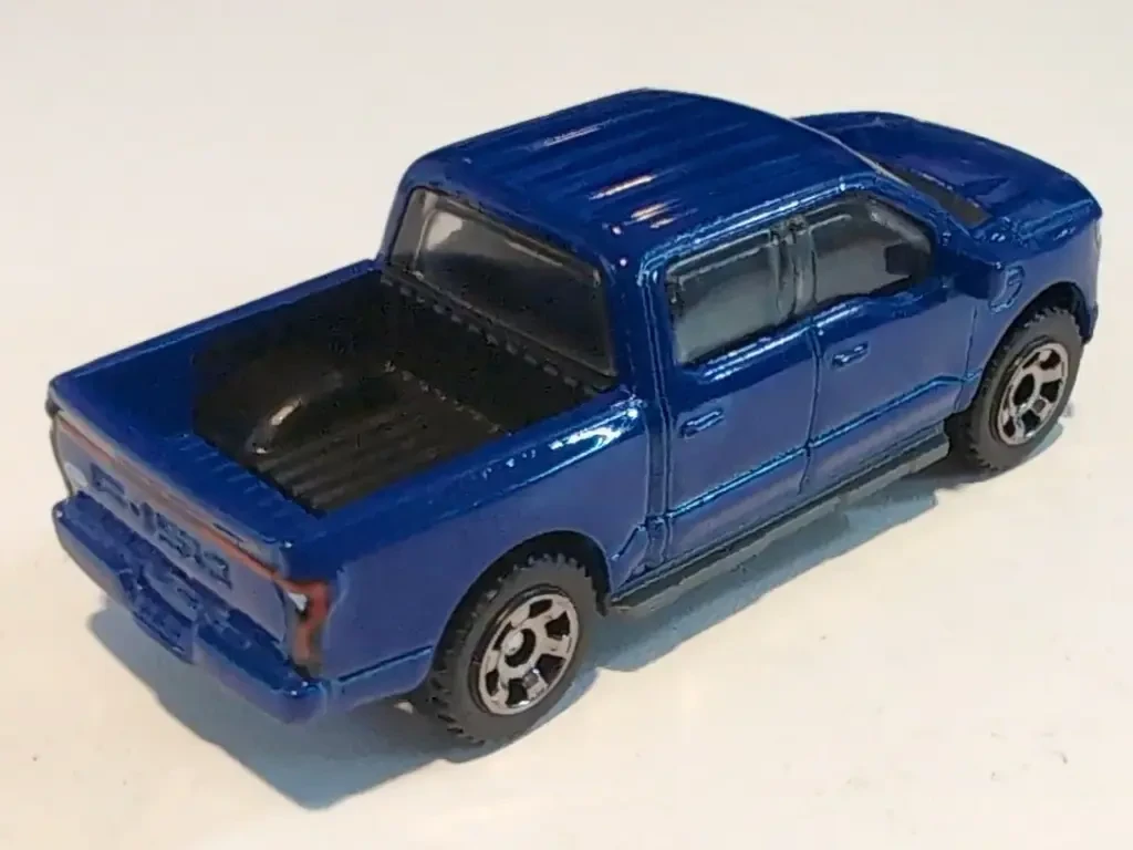 2026 2022 Ford F-150 Lightning Blue: No Package: Image 2