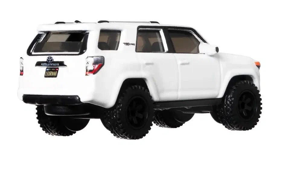 2025 18 Toyota 4Runner White: No Package: Image 4