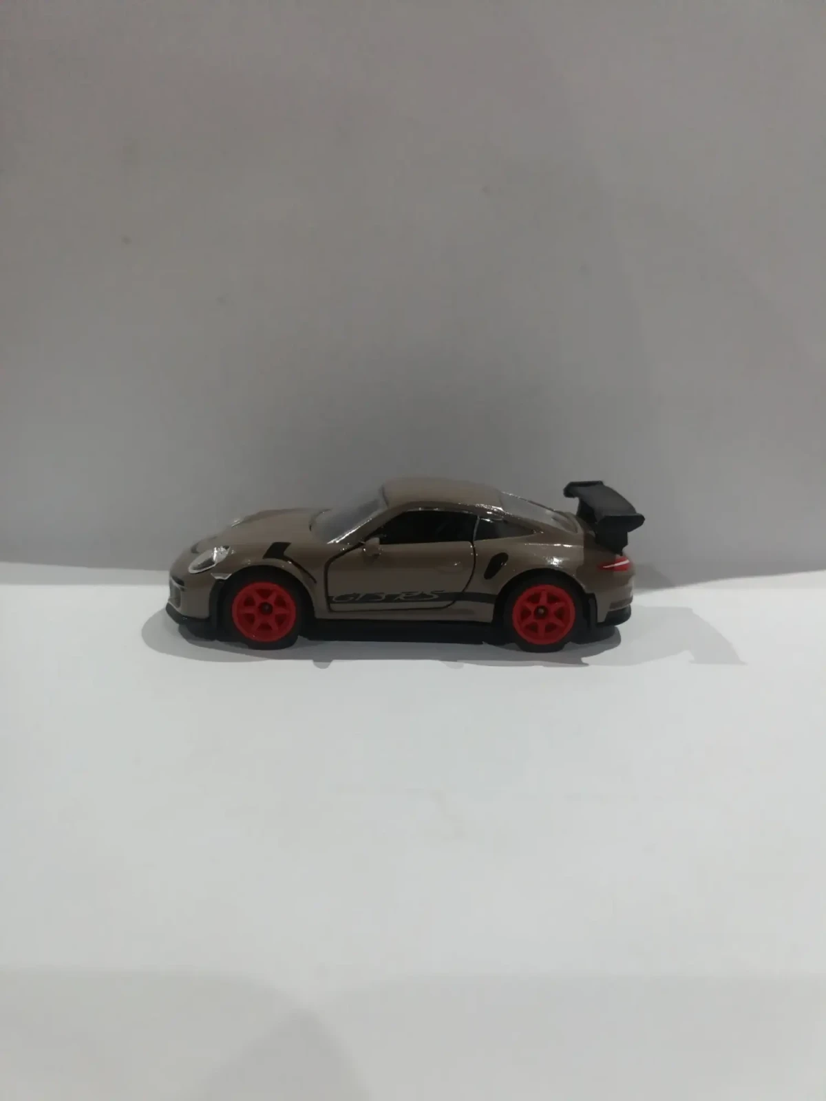 2024 Porsche 911 GT3 rs Brown: No Package: Image 2