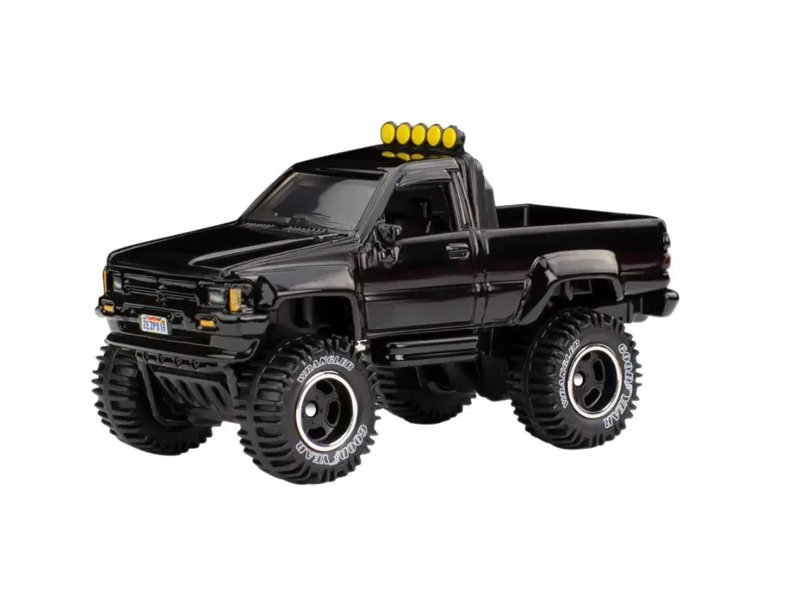 2023 1987 Toyota Pickup Truck Black: No Package: Image 3