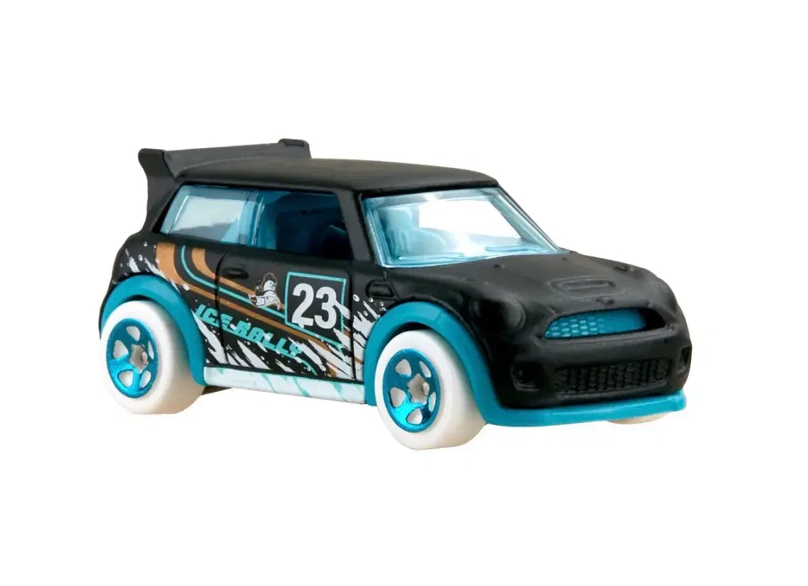 2023 MINI Cooper S Challenge Black: No Package: Image 3