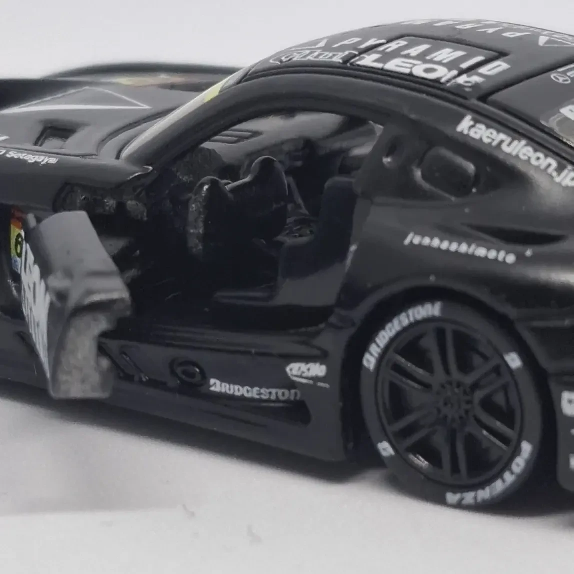2025 Leon Pyramid AMG Black: No Package: Image 4