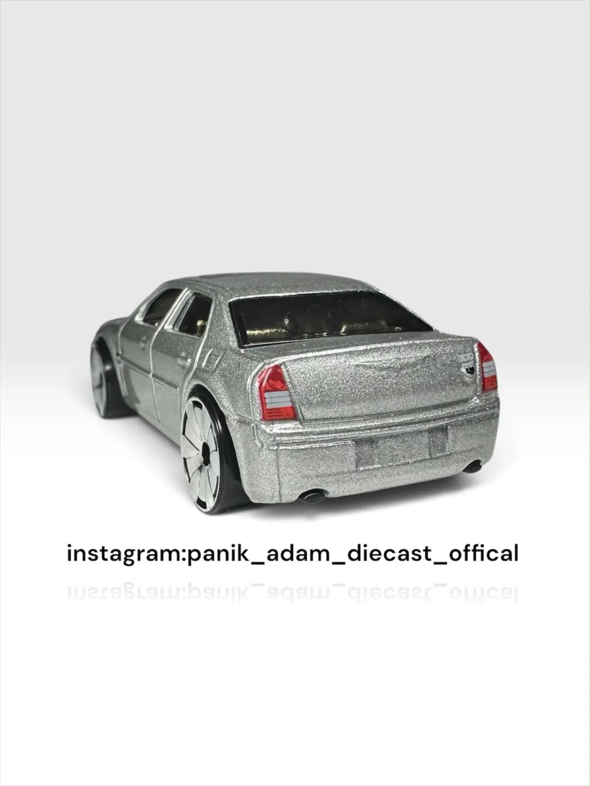 2006 Chrysler 300C Hemi Silver: No Package: Image 5
