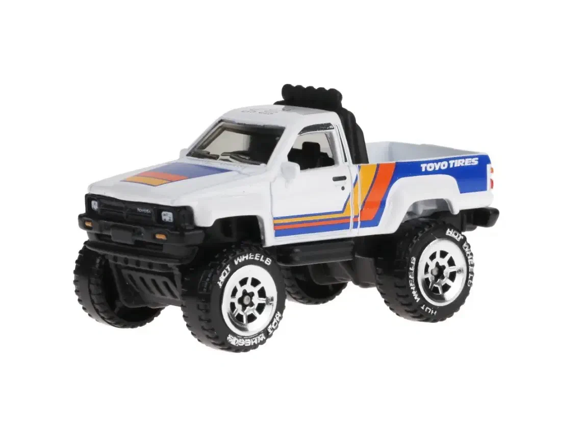 2024 1987 Toyota Pickup Truck White: No Package: Image 2
