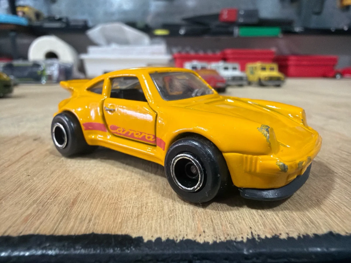 2002 Porsche Turbo Yellow: No Package: Image 3