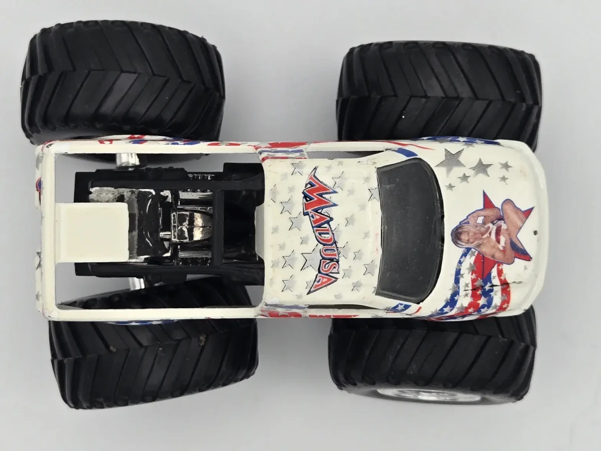 2010 Madusa White: No Package: Image 5