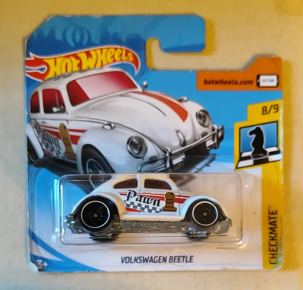 2018 Volkswagen Beetle White: Short: Image 2