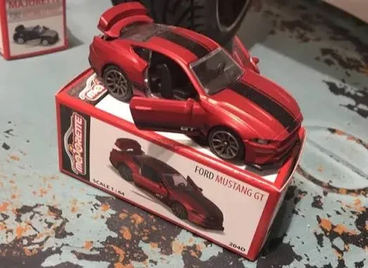 2020 Ford Mustang GT Red: Box: Image 2