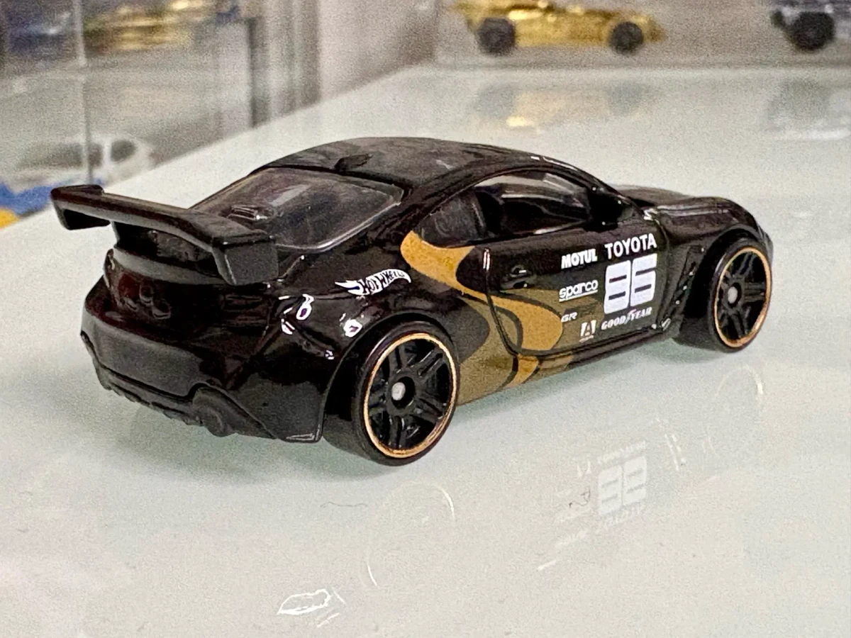 2026 Toyota GR86 Cup Black: No Package: Image 3