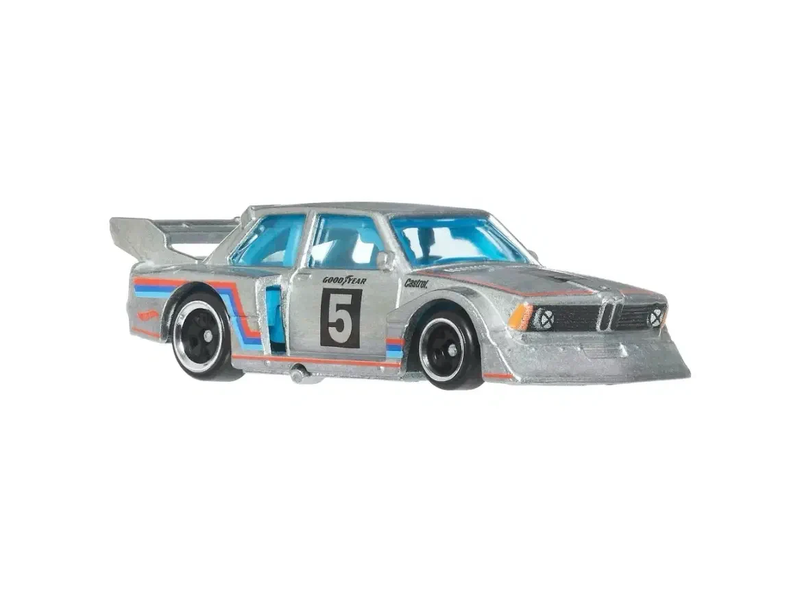 2026 BMW 320 Group 5 ZAMAC: No Package: Image 3