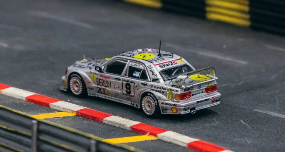 2021 Mercedes-Benz 190E 2.5-16 Evolution II (Macau Gula Race 1992) Silver: No Package: Image 12