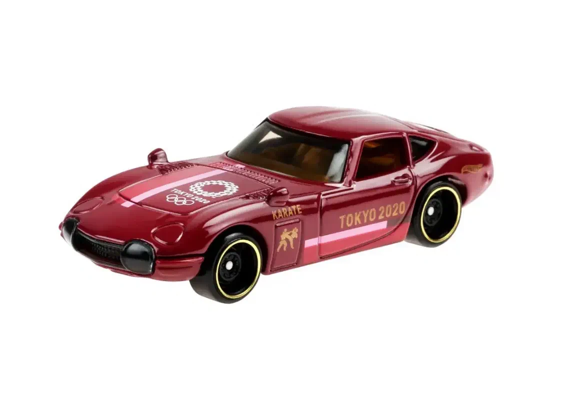 2020 Toyota 2000 GT Burgundy: No Package: Image 2