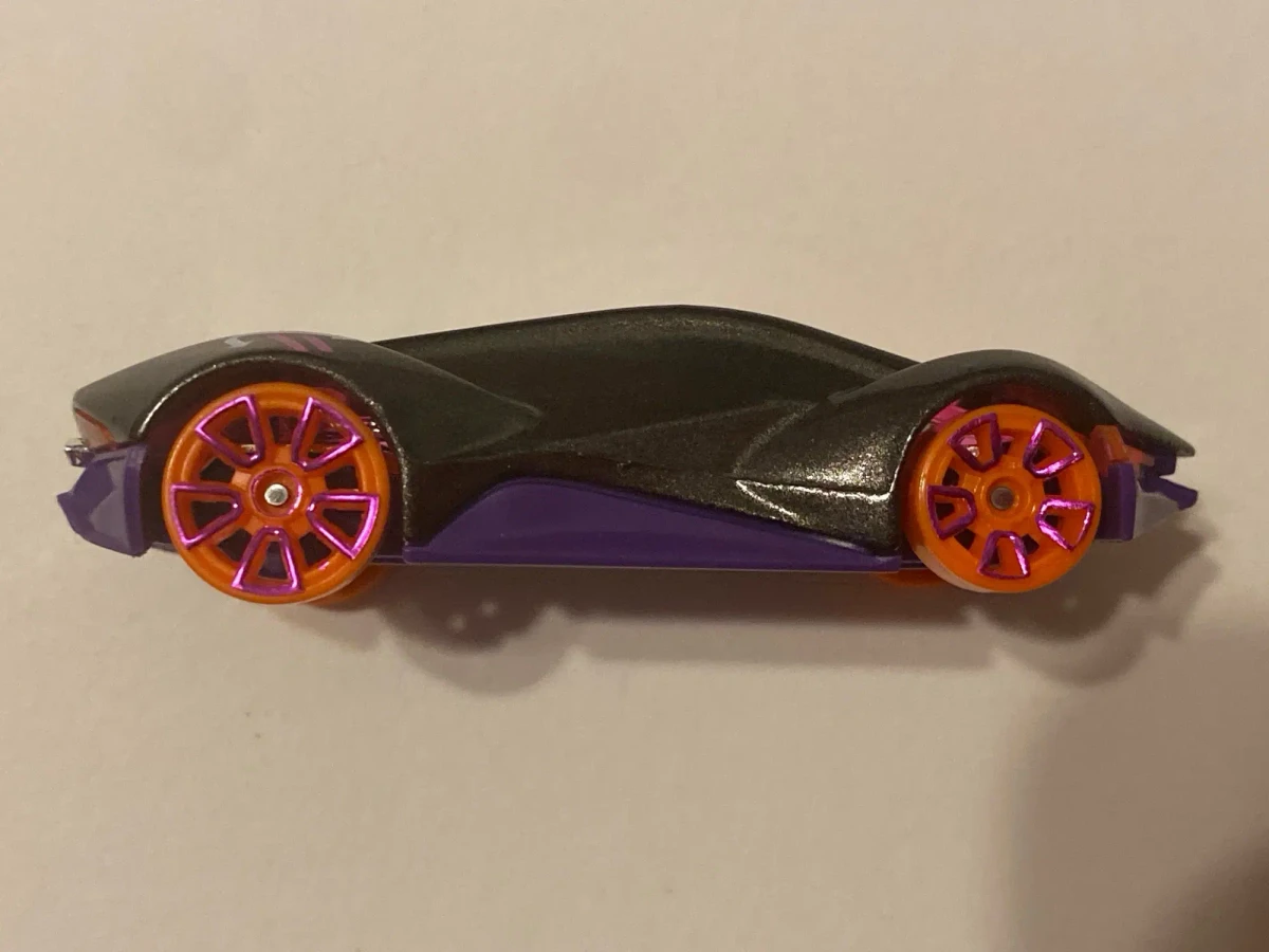 2025 Exotique Black: No Package: Image 2