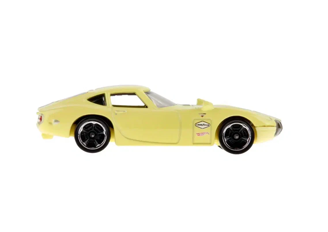 2023 Toyota 2000 GT Yellow: No Package: Image 4