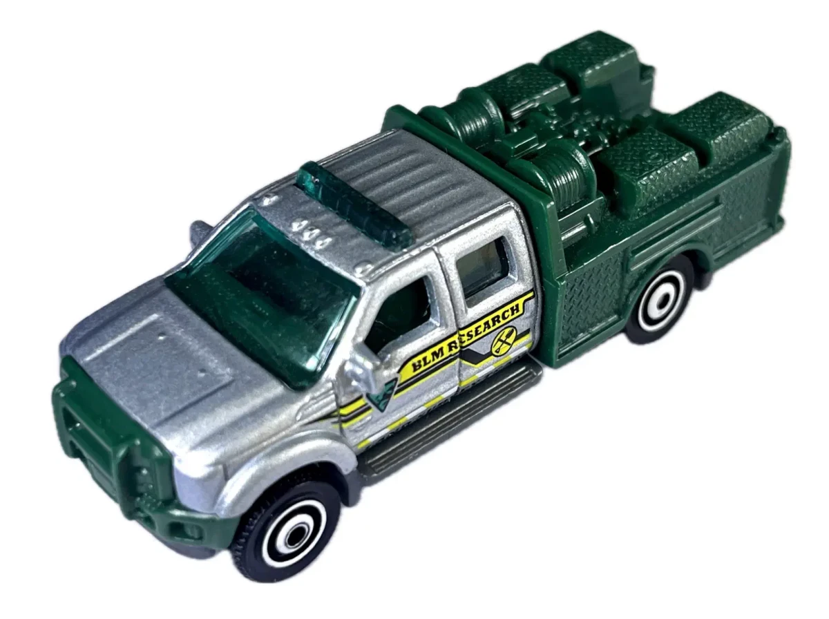 2017 Ford F-550 Super Duty Silver: No Package: Image 4