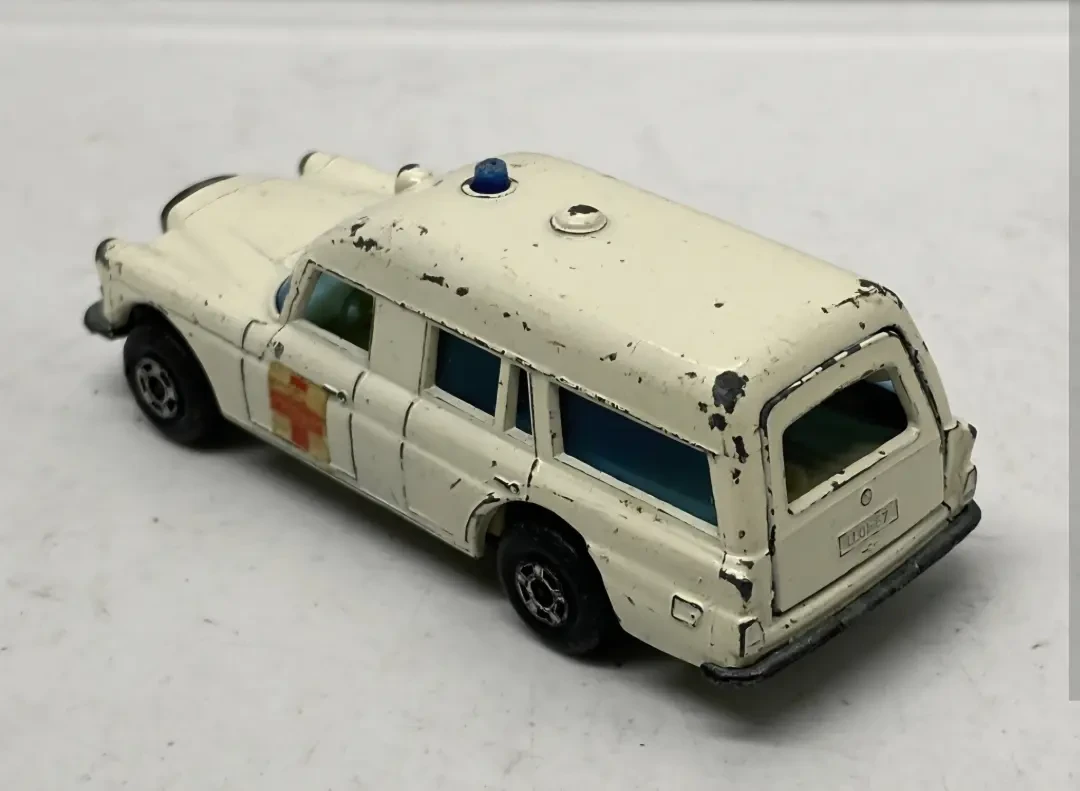 1972 Mercedes Benz Binz Ambulance White: No Package: Image 2
