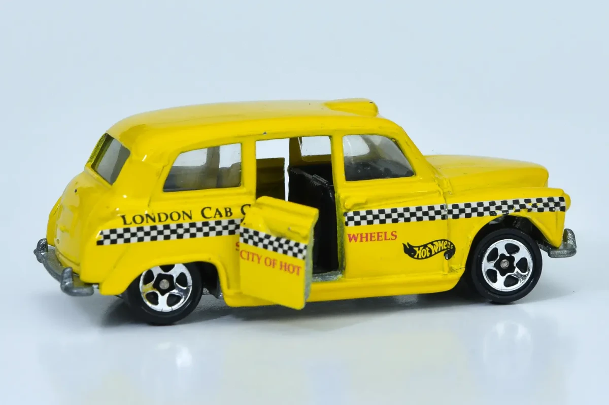 1997 London Taxi Yellow: No Package: Image 5