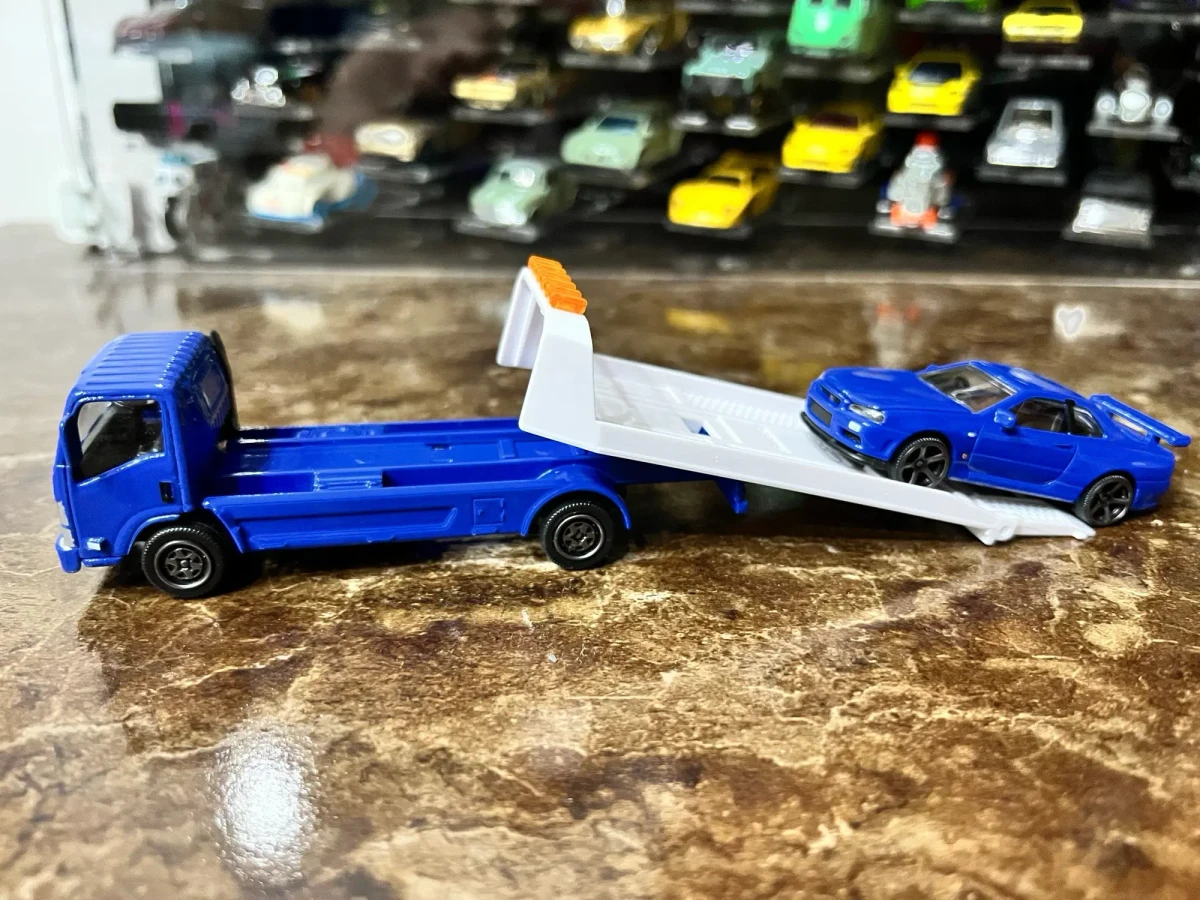 2026 Isuzu NPR & Nissan Skyline GT-R (R34) Blue: No Package: Image 3