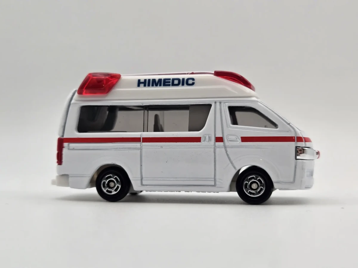 2013 Toyota Himedic White: No Package: Image 3