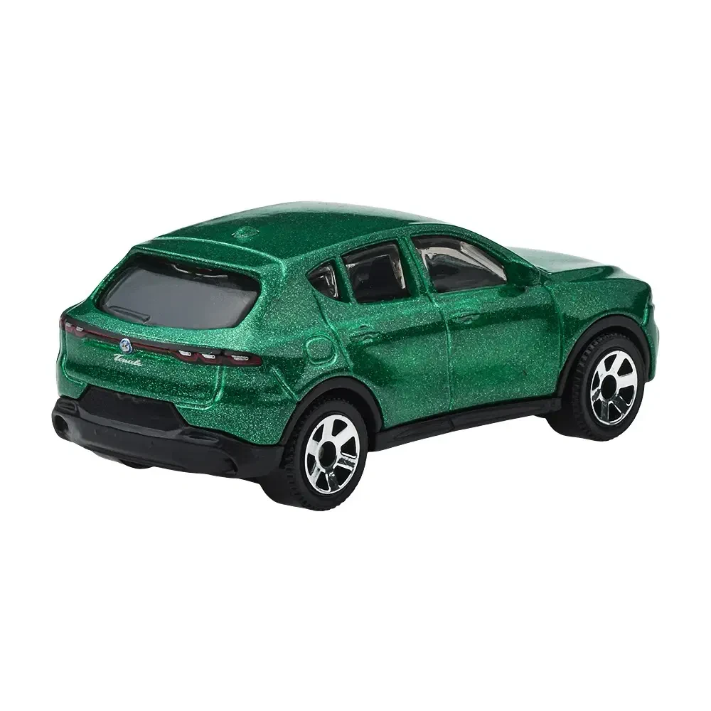 2025 2023 Alfa Romeo Tonale Green: No Package: Image 3