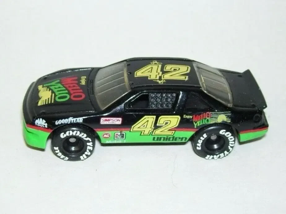 1992 Kenworth Aerodyne Racing Transporter, Pontiac Grand Prix Stock Car & Chevy Van #42 Mello Yello Black: No Package: Image 2