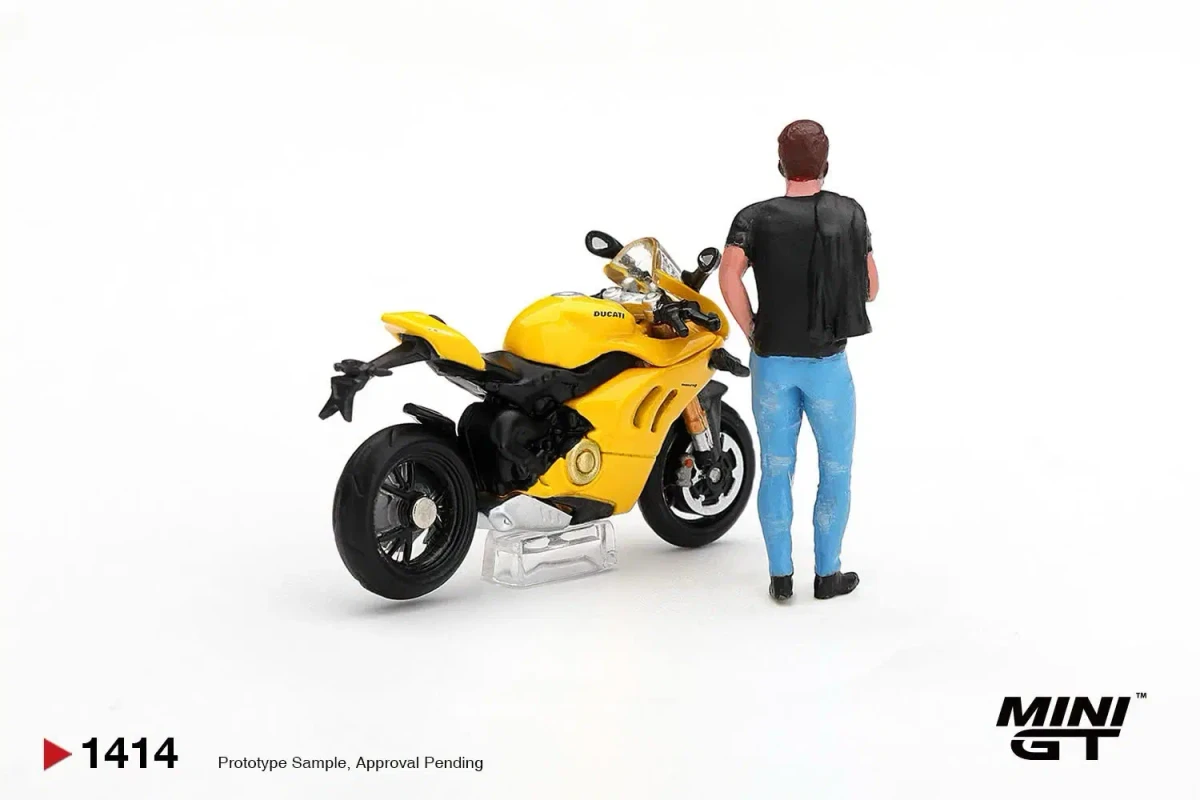 2026 Ducati Panigale V4 S Giallo w/ figure Yellow: No Package: Image 2