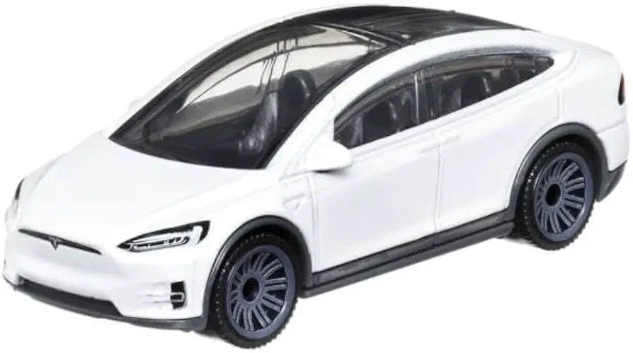 2023 Tesla Model Y White: No Package: Image 5