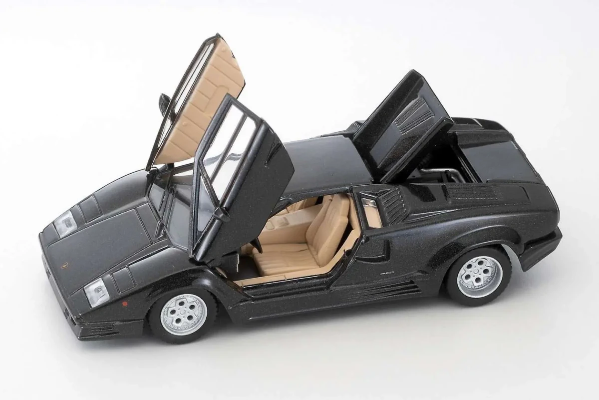 2023 Lamborghini Countach 25th Anniversary Black: No Package: Image 3