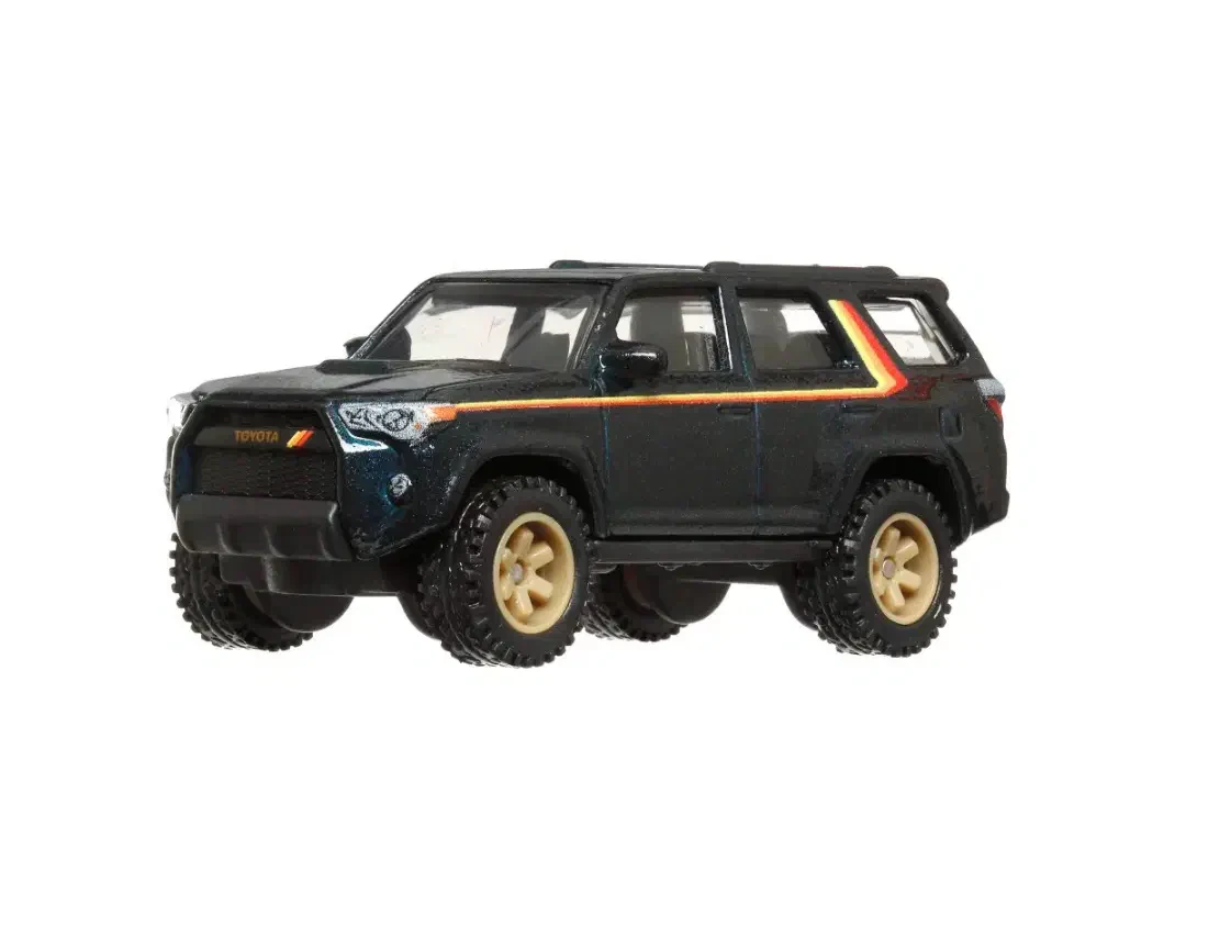 2022 Toyota 4Runner Black: No Package: Image 2
