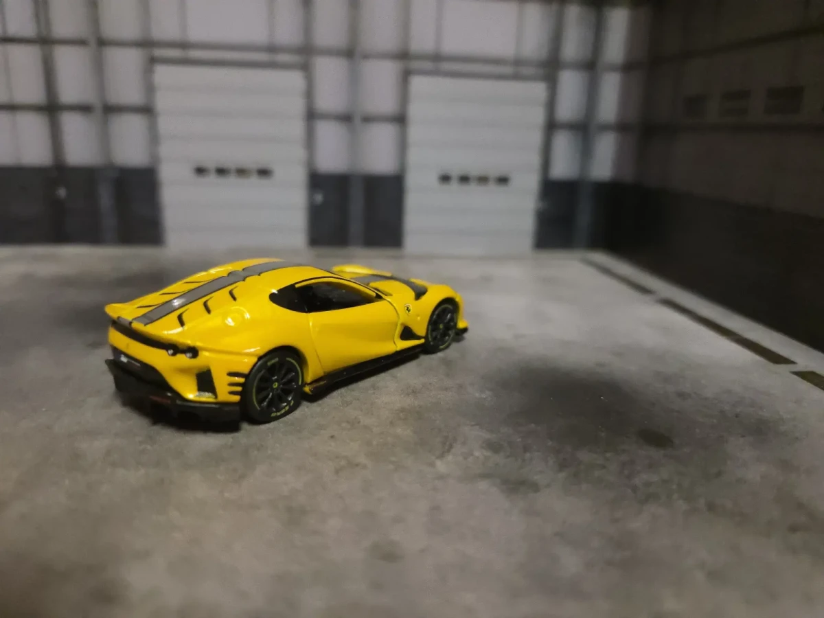 2026 Ferrari 812 Competizione Yellow: No Package: Image 2
