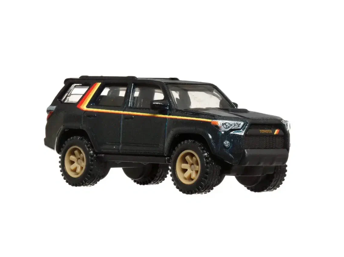 2022 Toyota 4Runner Black: No Package: Image 3
