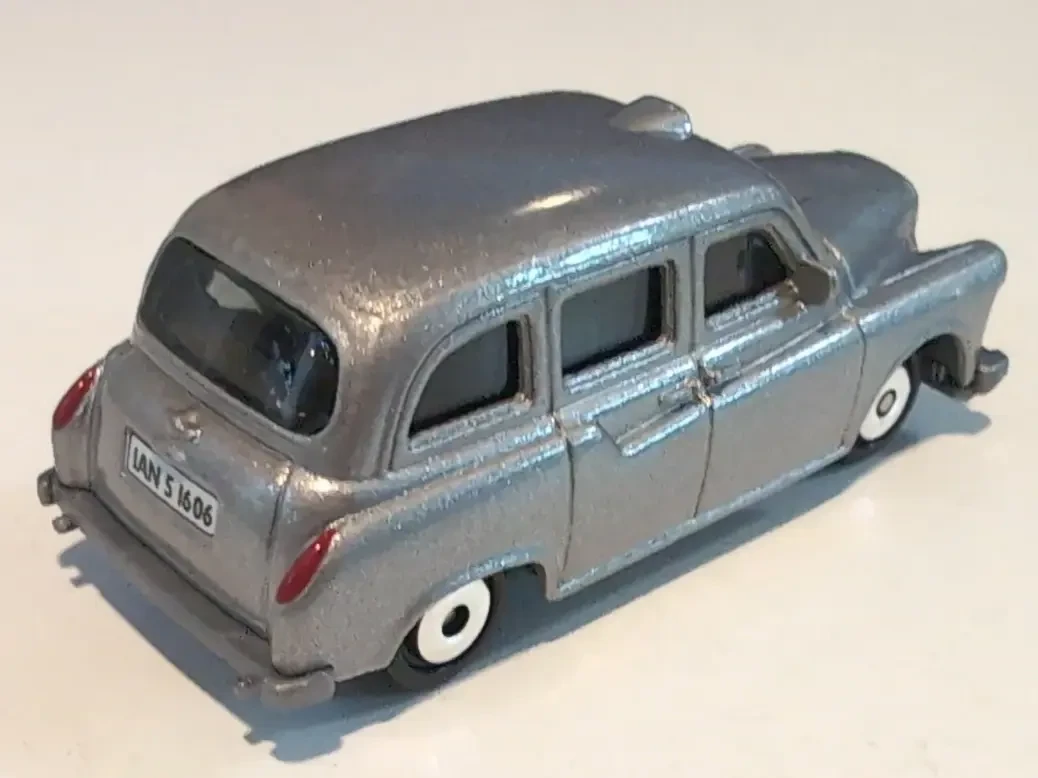 2006 Austin FX4 London Taxi Silver: No Package: Image 2