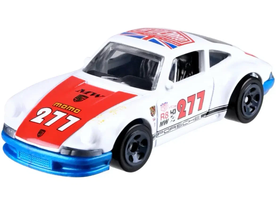 2018 71 Porsche 911 White: No Package: Image 2