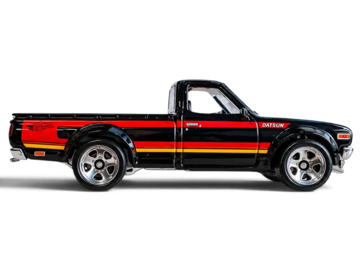 2016 Datsun 620 Black: No Package: Image 2