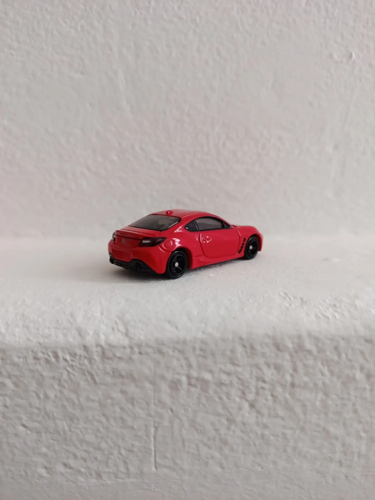 2021 Toyota GR86 Red: No Package: Image 5