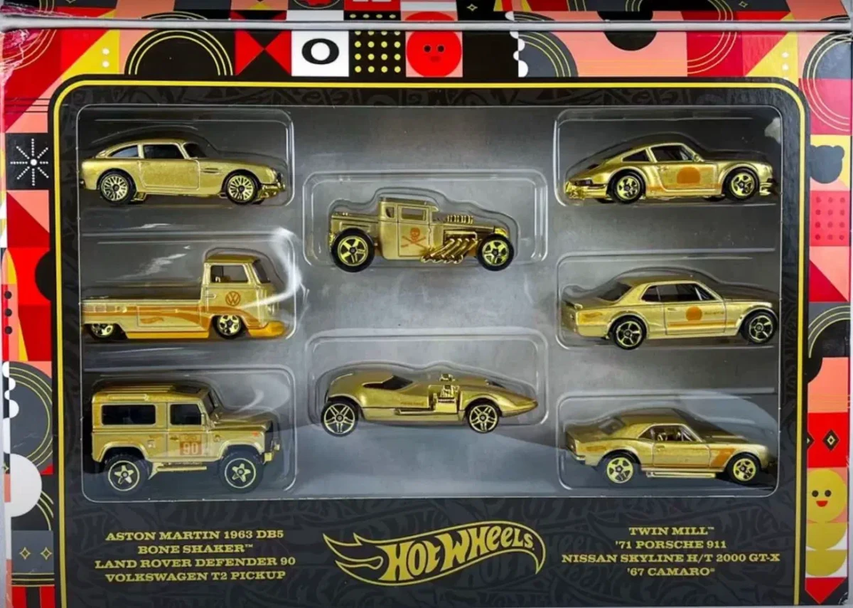 2022 71 Porsche 911 Gold: Long (US): Image 7