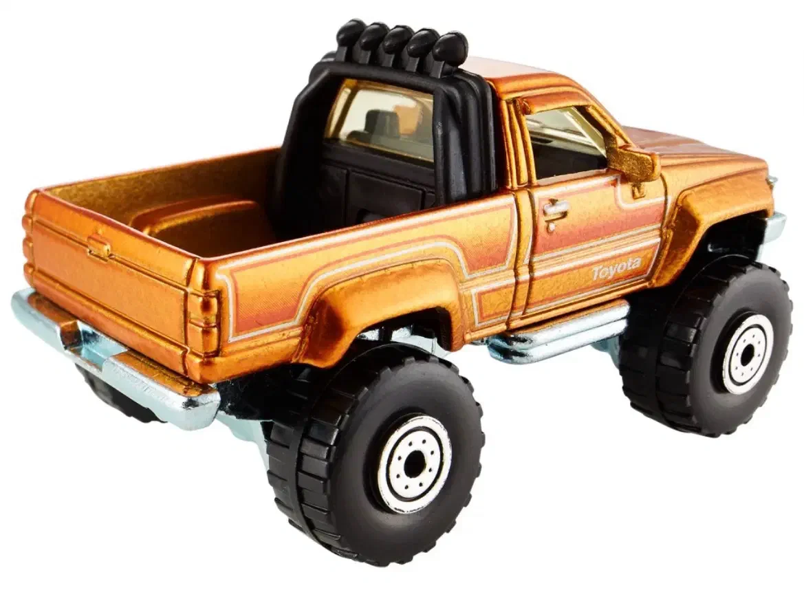 2014 1987 Toyota Pickup Orange: No Package: Image 3
