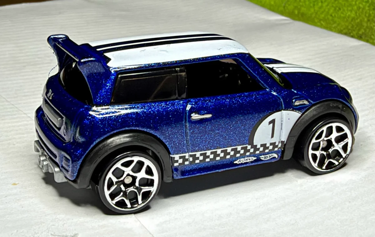 2011 MINI Cooper S Challenge Blue: No Package: Image 3